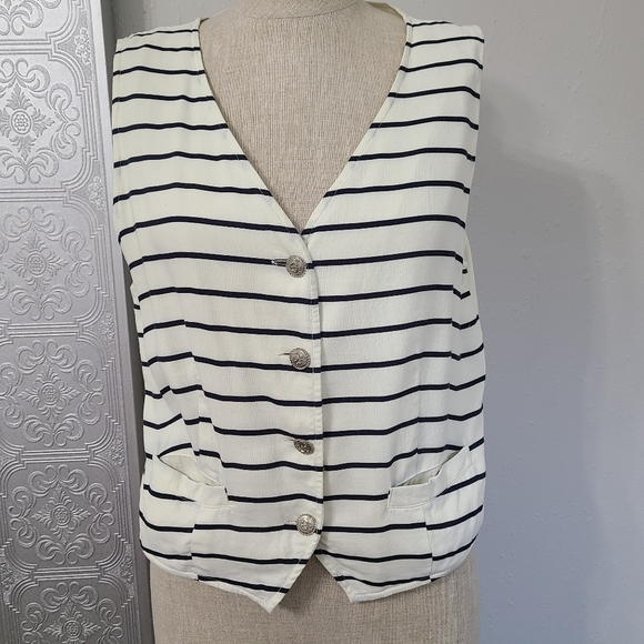 GAP white and blue stripes vest size M  *R1 - Picture 1 of 6